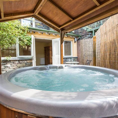 hotels with hot tubs in it|hotels with private hot tubs in room.